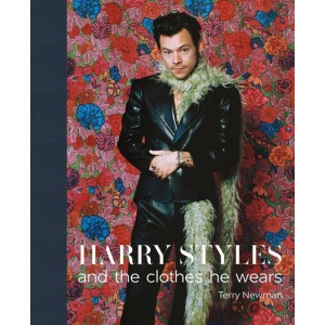 HARRY-STYLES-AND-THE-CLOTHES-HE-WEARS-mede-Bookstore