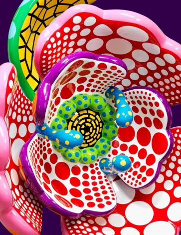 Yayoi-Kusama-I-Spend-Each-Day-Embracing-Flowers-Cover
